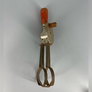 Vintage A&J Metal Egg Beater "Beats Anything In A Cup Or Bowl" 7.25" Red Handle